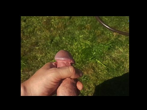 ❤️ Une chaudasse se fait baiser la chatte rose et jouit avec une giclée dans un jardin d'été... Salopes at us fr.virtsextor.ru ❤